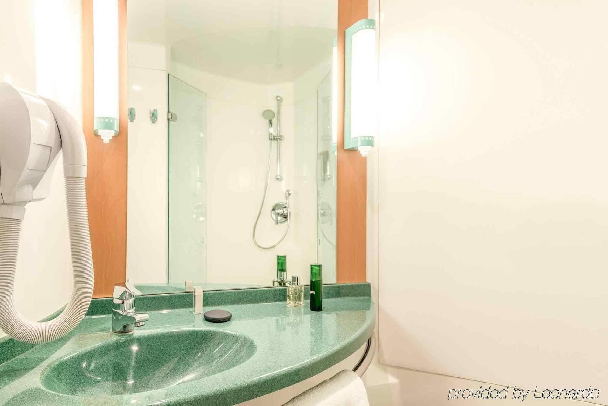 Ibis Paris Saint-Denis Stade Sud Экстерьер фото